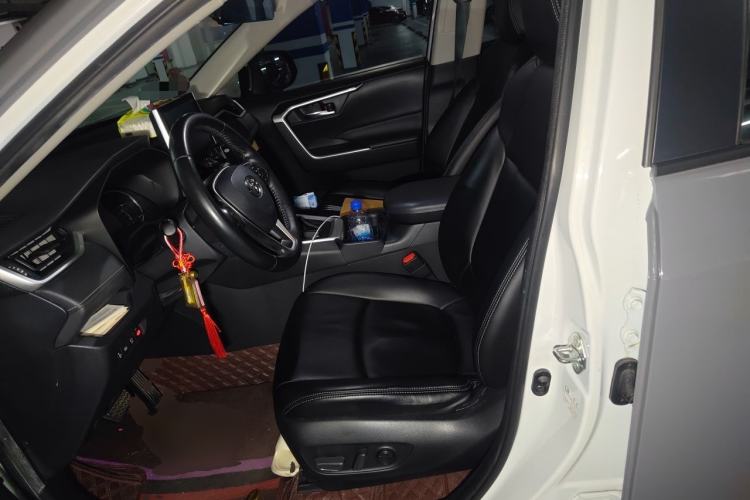 Used Toyota RAV4 2021 2.0L CVT Two-Wheel Drive Fashion Edition Left Front Seat