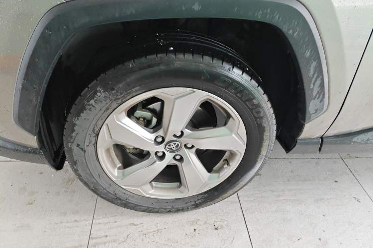 Used Toyota RAV4 2021 2.0L CVT Two-Wheel Drive Fashion Edition Left Front Wheel Hub
