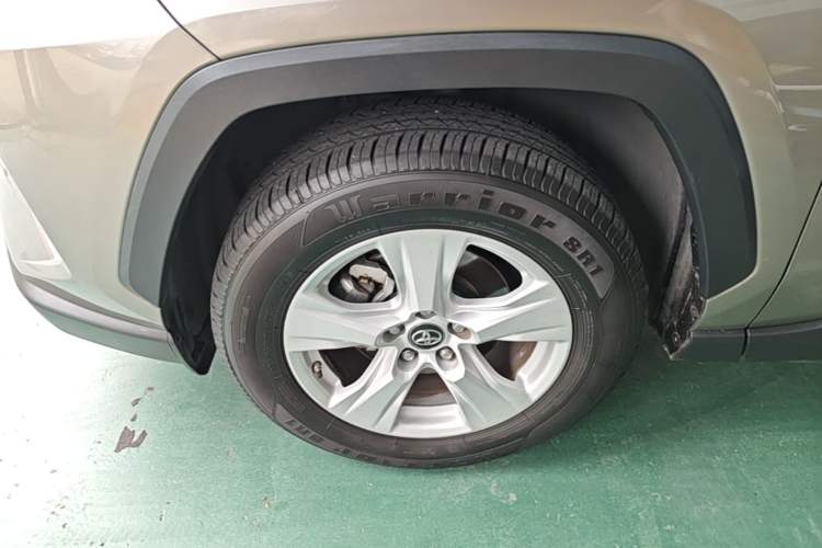 Used Toyota RAV4 2021 2.0L CVT Two-Wheel Drive Urban Edition Left Front Wheel Hub