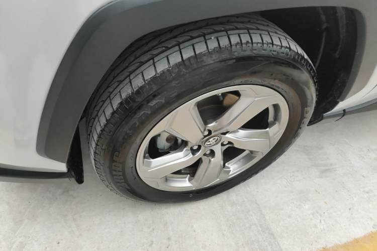 Used Toyota RAV4 2021 2.0L CVT Two-Wheel Drive Fashion Edition Left Front Wheel Hub