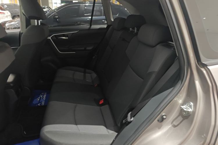 Used Toyota RAV4 2021 2.0L CVT Two-Wheel Drive Fashion Edition Left Rear Seat