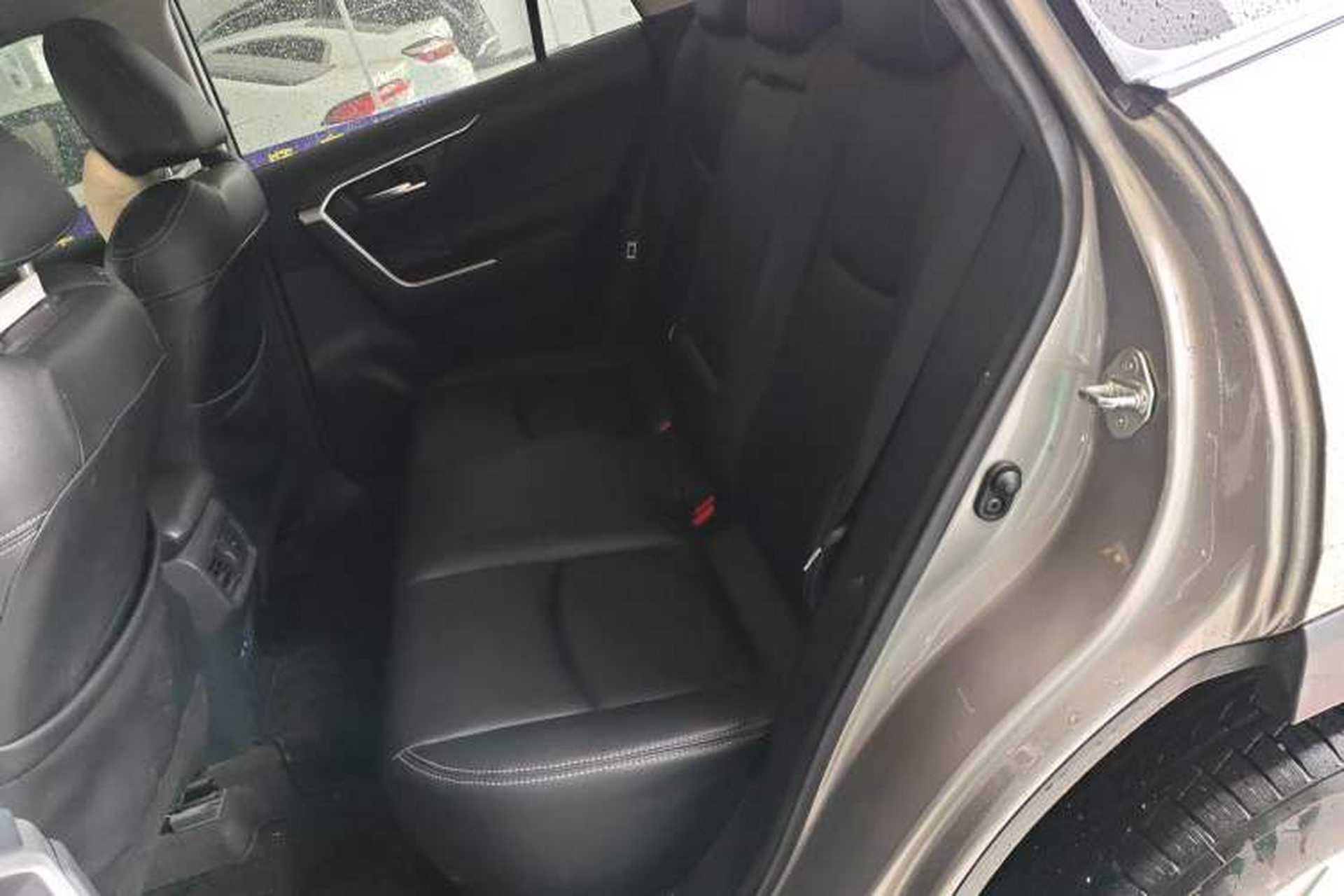 Used Toyota RAV4 2021 2.0L CVT Two-Wheel Drive Fashion Edition Left Rear Seat