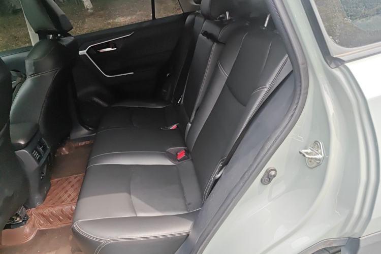 Used Toyota RAV4 2021 2.0L CVT Two-Wheel Drive Fashion Edition Left Rear Seat