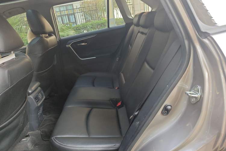 Used Toyota RAV4 2021 2.0L CVT Two-Wheel Drive Fashion Edition Left Rear Seat