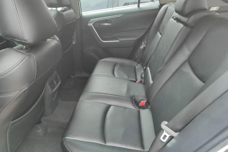 Used Toyota RAV4 2021 2.0L CVT Two-Wheel Drive Fashion Edition Left Rear Seat