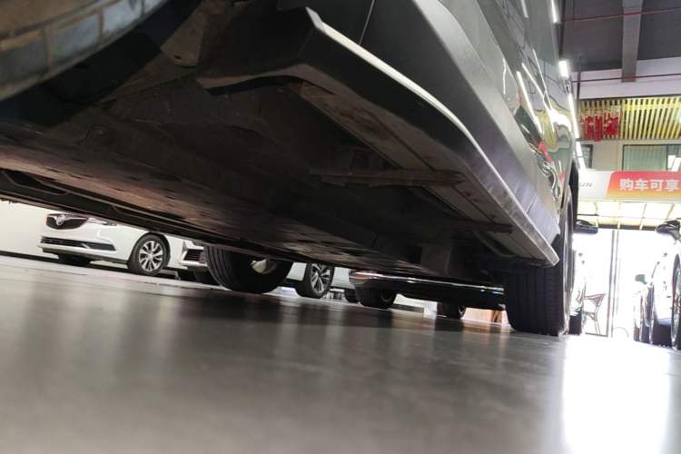 Used Toyota RAV4 2021 2.0L CVT Two-Wheel Drive Fashion PLUS Edition Left Side Sill