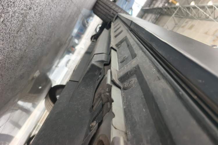 Used Toyota RAV4 2021 2.0L CVT Four-Wheel Drive Premium Edition Left Side Sill