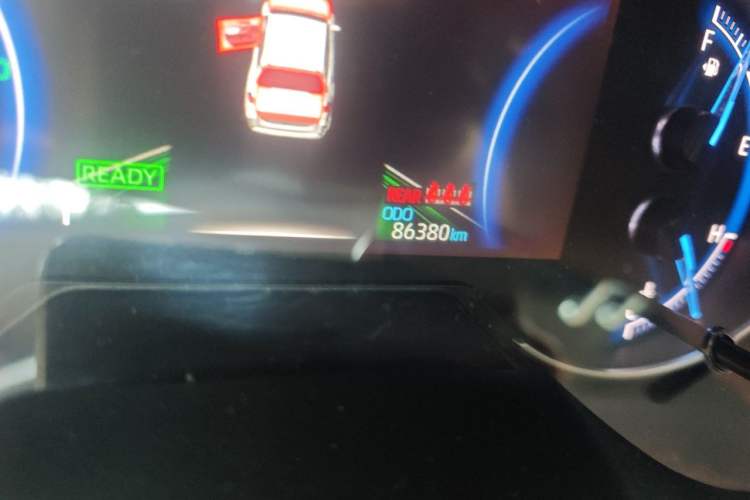 Used Toyota RAV4 2021 Dual-Engine 2.5L E-CVT Four-Wheel Drive Elite PLUS Edition Odometer Close Up
