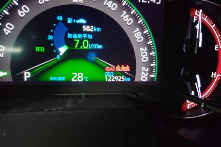 Used Toyota RAV4 2021 2.0L CVT Two-Wheel Drive Fashion Edition Odometer Close Up