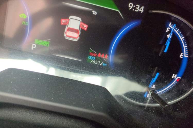 Used Toyota RAV4 2021 Dual-Engine 2.5L E-CVT Four-Wheel Drive Elite PLUS Edition Odometer Close Up
