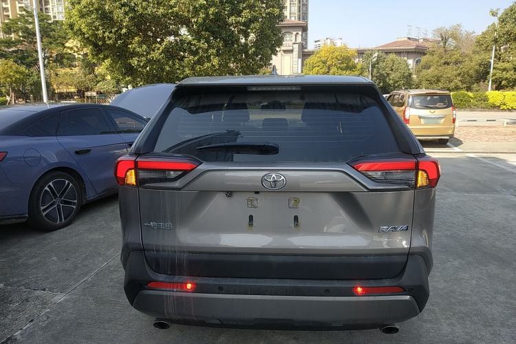 Used Toyota RAV4 2021 2.0L CVT Two-Wheel Drive Fashion Edition Rear