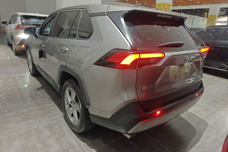 Used Toyota RAV4 2021 2.0L CVT Two-Wheel Drive Fashion Edition Rear Left 45 Deg