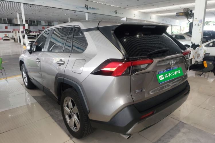 Used Toyota RAV4 2021 2.0L CVT Two-Wheel Drive Fashion Edition Rear Left 45 Deg