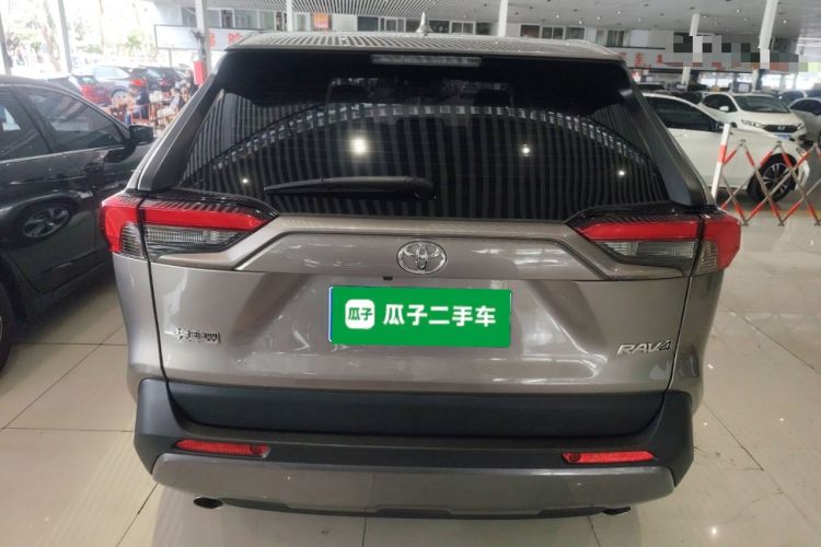 Used Toyota RAV4 2021 2.0L CVT Two-Wheel Drive Fashion Edition Rear
