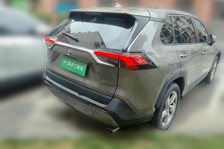 Used Toyota RAV4 2021 2.0L CVT Two-Wheel Drive Fashion PLUS Edition Rear Right 45 Deg