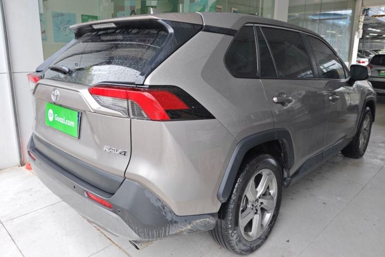 Used Toyota RAV4 2021 2.0L CVT Two-Wheel Drive Fashion Edition Rear Right 45 Deg