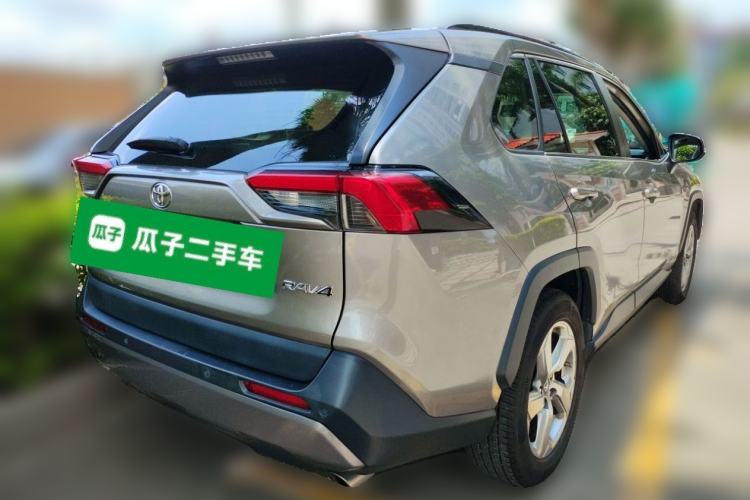 Used Toyota RAV4 2021 2.0L CVT Two-Wheel Drive Fashion PLUS Edition Rear Right 45 Deg