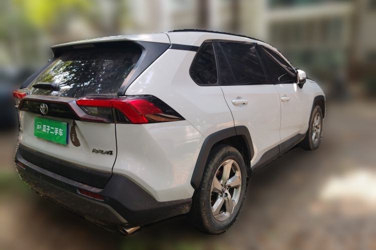 Used Toyota RAV4 2021 2.0L CVT Two-Wheel Drive Fashion PLUS Edition Rear Right 45 Deg