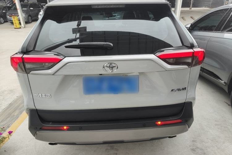 Used Toyota RAV4 2021 2.0L CVT Two-Wheel Drive Fashion Edition Rear