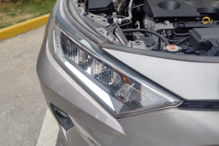Used Toyota RAV4 2021 2.0L CVT Two-Wheel Drive Fashion PLUS Edition Right Front Headlight