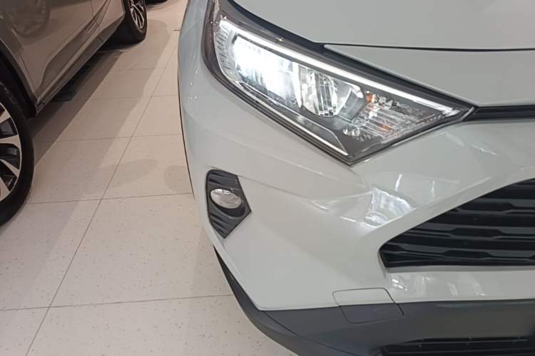 Used Toyota RAV4 2021 2.0L CVT Two-Wheel Drive Fashion PLUS Edition Right Front Headlight