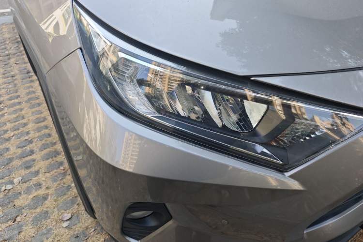 Used Toyota RAV4 2021 2.0L CVT Two-Wheel Drive Fashion Edition Right Front Headlight