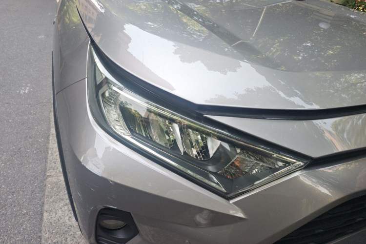 Used Toyota RAV4 2021 Dual-Engine 2.5L E-CVT Four-Wheel Drive Elite PLUS Edition Right Front Headlight
