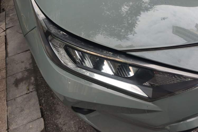 Used Toyota RAV4 2021 Dual-Engine 2.5L E-CVT Four-Wheel Drive Elite PLUS Edition Right Front Headlight
