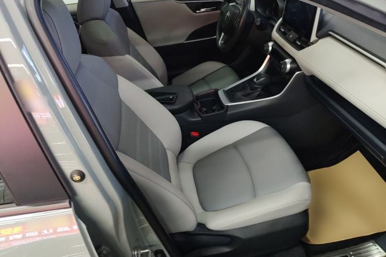 Used Toyota RAV4 2021 2.0L CVT Two-Wheel Drive Fashion PLUS Edition Right Front Seat
