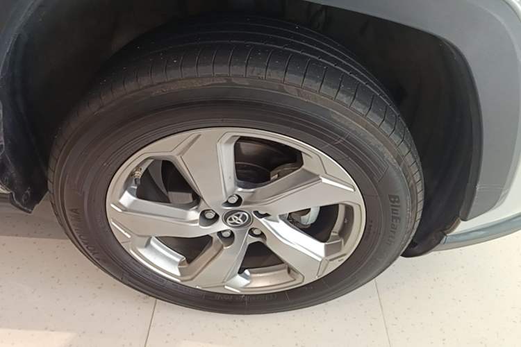 Used Toyota RAV4 2021 2.0L CVT Two-Wheel Drive Fashion PLUS Edition Right Front Wheel Hub