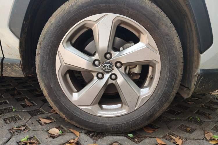 Used Toyota RAV4 2021 2.0L CVT Two-Wheel Drive Fashion PLUS Edition Right Front Wheel Hub
