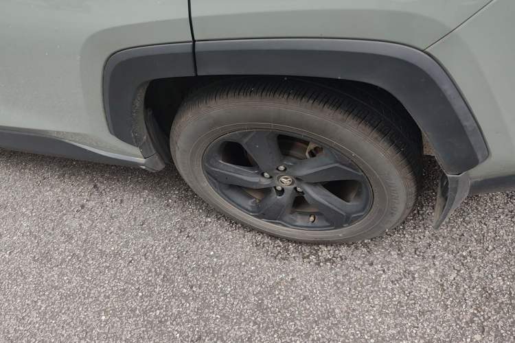 Used Toyota RAV4 2021 Dual-Engine 2.5L E-CVT Four-Wheel Drive Elite PLUS Edition Right Front Wheel Hub