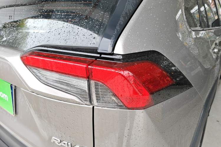 Used Toyota RAV4 2021 2.0L CVT Two-Wheel Drive Fashion Edition Right Rear Taillight