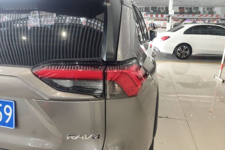 Used Toyota RAV4 2021 2.0L CVT Two-Wheel Drive Fashion Edition Right Rear Taillight