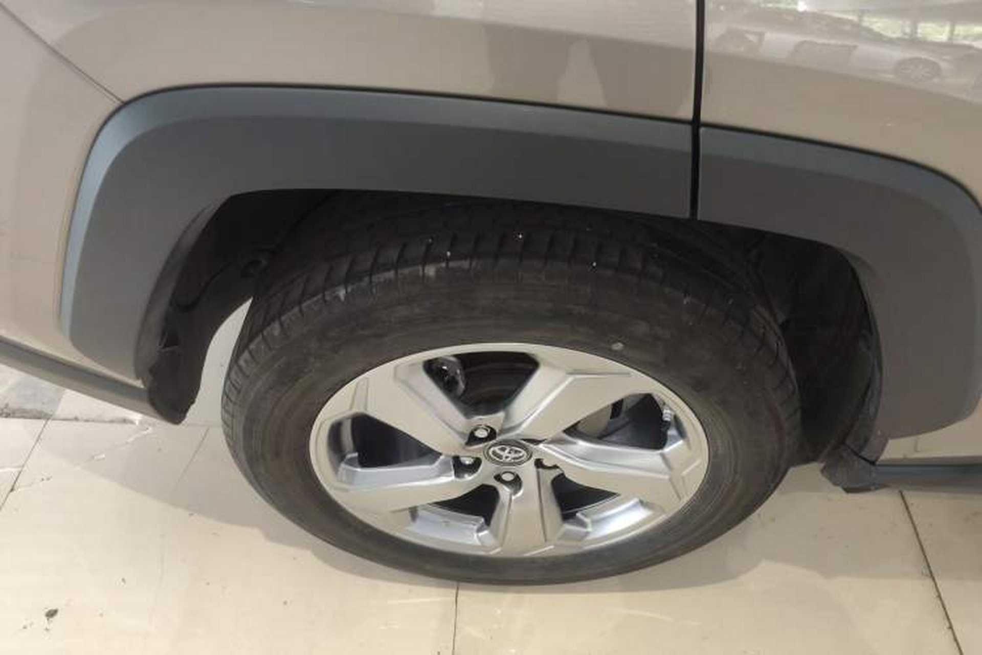 Used Toyota RAV4 2021 2.0L CVT Two-Wheel Drive Fashion Edition Right Rear Wheel Hub