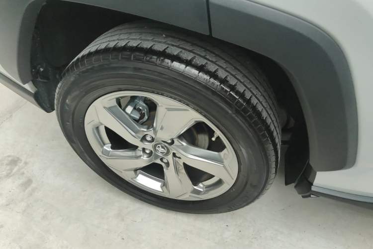 Used Toyota RAV4 2021 2.0L CVT Two-Wheel Drive Fashion Edition Right Rear Wheel Hub