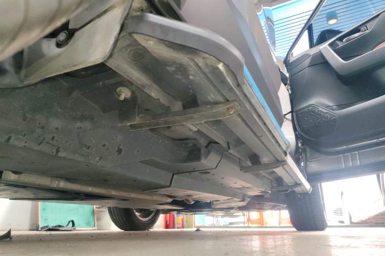Used Toyota RAV4 2021 2.0L CVT Two-Wheel Drive Fashion Edition Right Side Sill