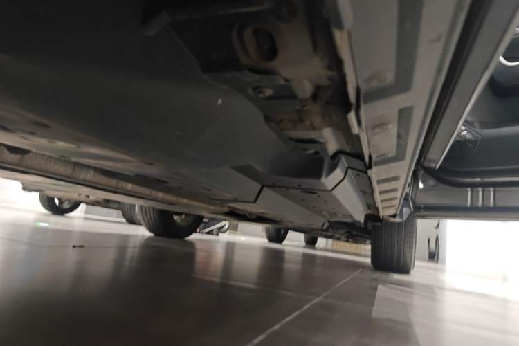 Used Toyota RAV4 2021 2.0L CVT Two-Wheel Drive Fashion Edition Right Side Sill