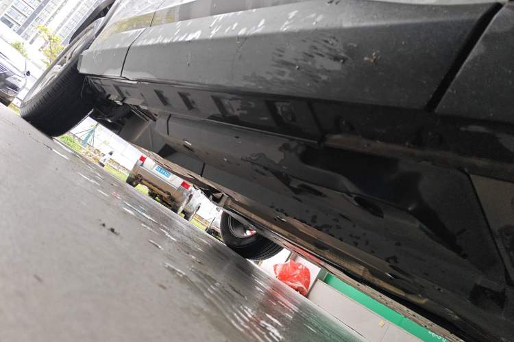 Used Toyota RAV4 2021 2.0L CVT Two-Wheel Drive Fashion Edition Right Side Sill