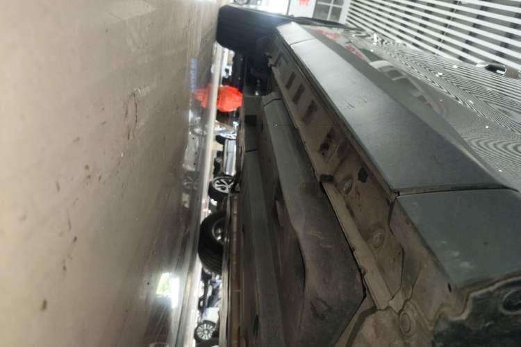 Used Toyota RAV4 2021 2.0L CVT Two-Wheel Drive Fashion Edition Right Side Sill