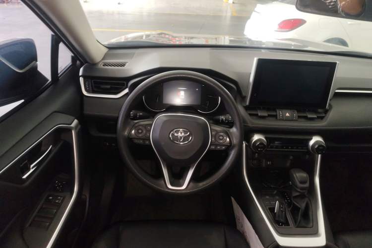 Used Toyota RAV4 2021 2.0L CVT Two-Wheel Drive Fashion Edition Steering Wheel