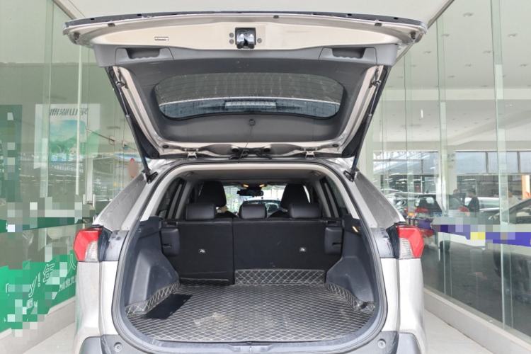 Used Toyota RAV4 2021 2.0L CVT Two-Wheel Drive Fashion Edition Trunk
