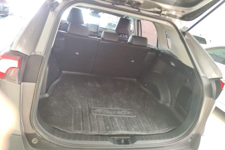 Used Toyota RAV4 2021 2.0L CVT Two-Wheel Drive Fashion PLUS Edition Trunk