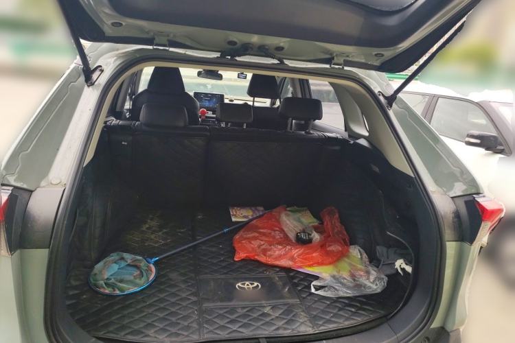 Used Toyota RAV4 2021 2.0L CVT 4x4 Style PLUS Edition Trunk