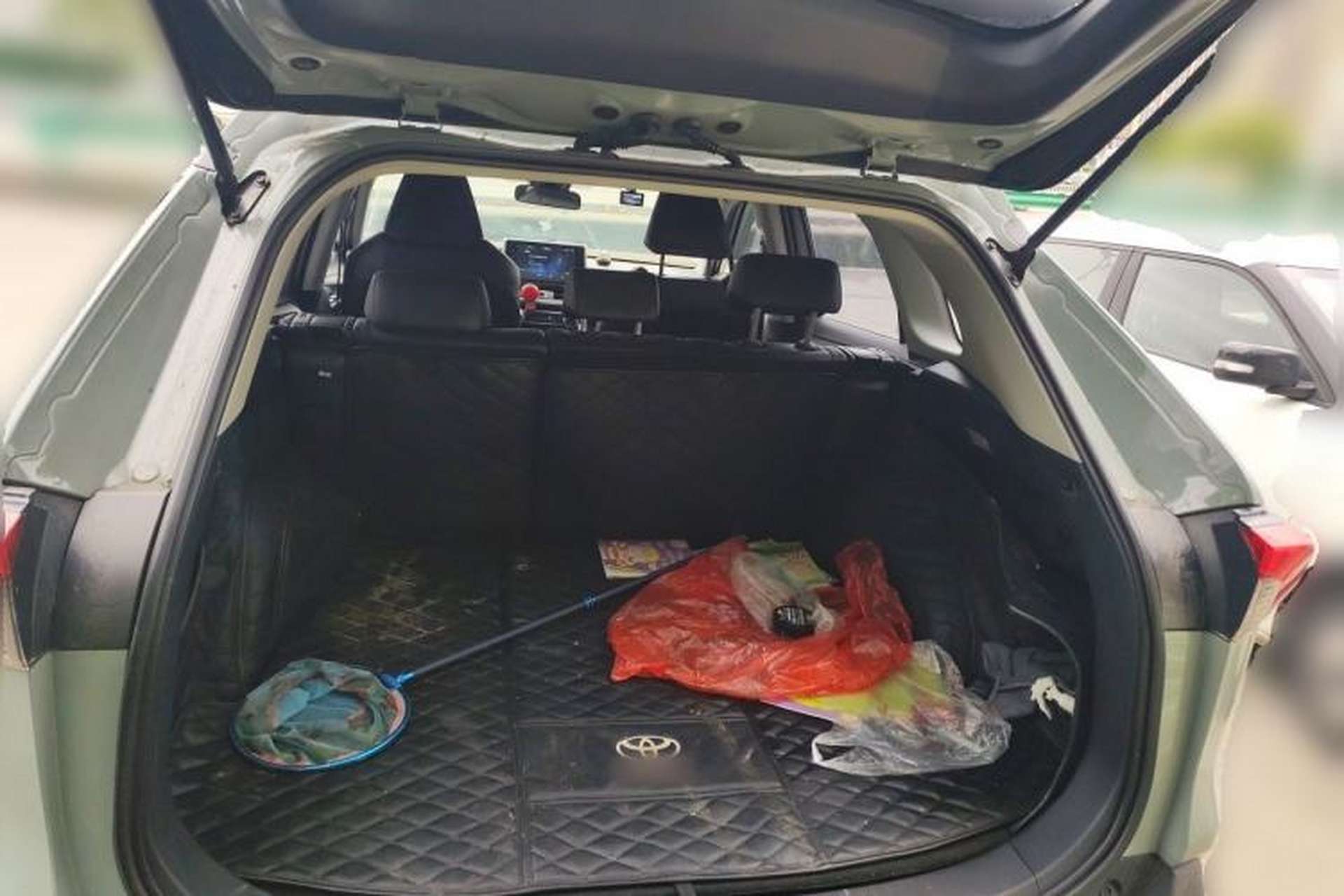 Used Toyota RAV4 2021 2.0L CVT 4x4 Style PLUS Edition Trunk