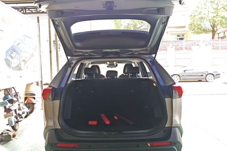 Used Toyota RAV4 2021 2.0L CVT Two-Wheel Drive Urban Edition Trunk