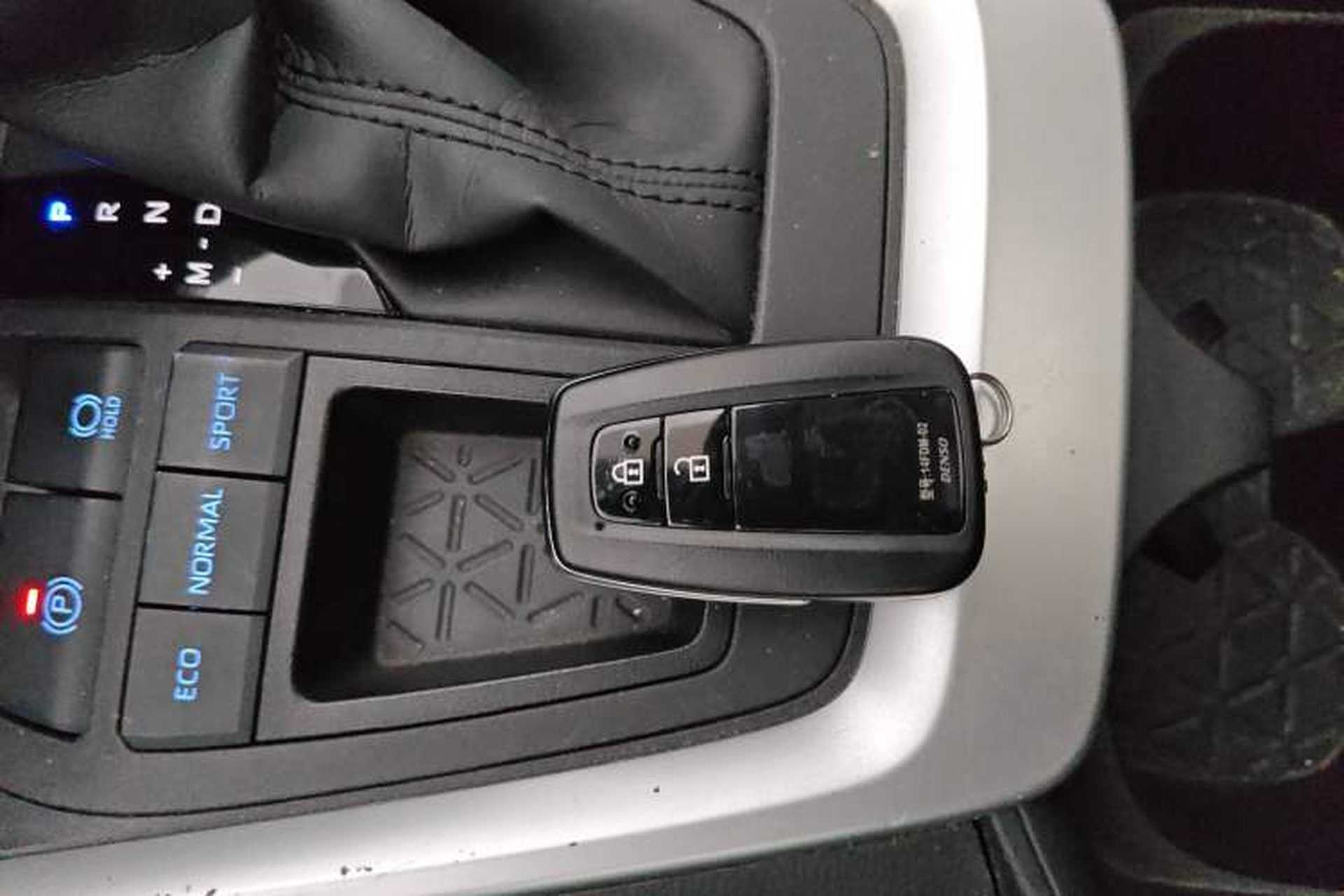 Used Toyota RAV4 2021 2.0L CVT Two-Wheel Drive Fashion Edition Vehicle Key