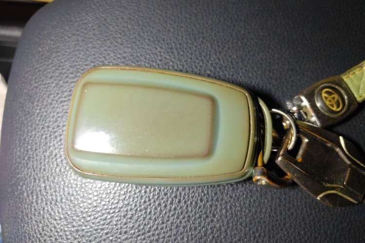 Used Toyota RAV4 2021 2.0L CVT Two-Wheel Drive Fashion Edition Vehicle Key