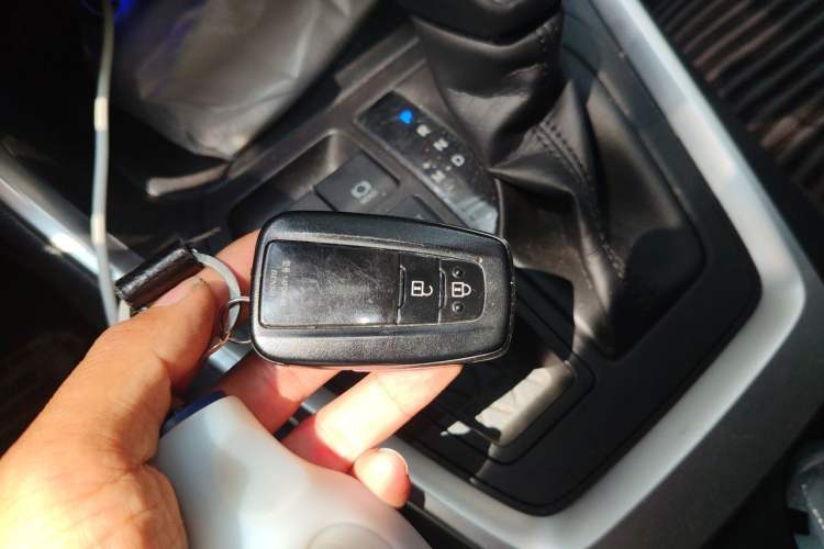 Used Toyota RAV4 2021 2.0L CVT Two-Wheel Drive Fashion PLUS Edition Vehicle Key