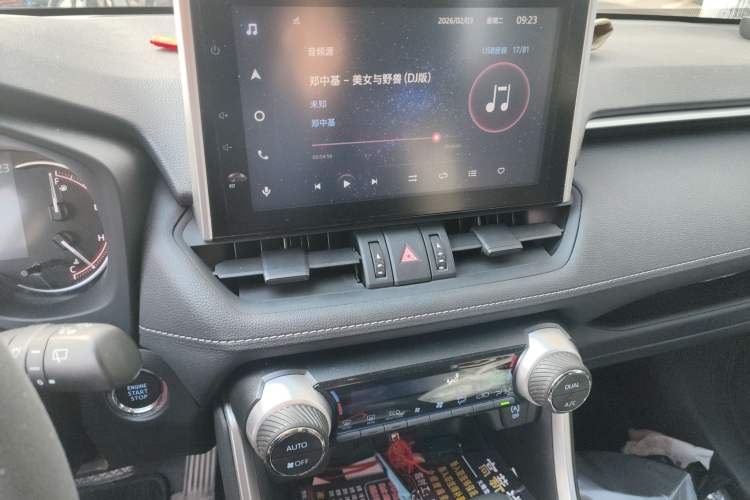 Used Toyota RAV4 2021 2.0L CVT Two-Wheel Drive Fashion Edition Audio And AC Panel